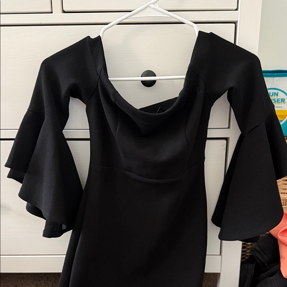 BLACK DRESS
